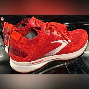 Brooks Levitate 4 Red Running Shoes Men’s Size 10 in VGC #1103451D672